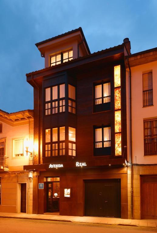 Hotel Avenida Real Villaviciosa  Exterior photo